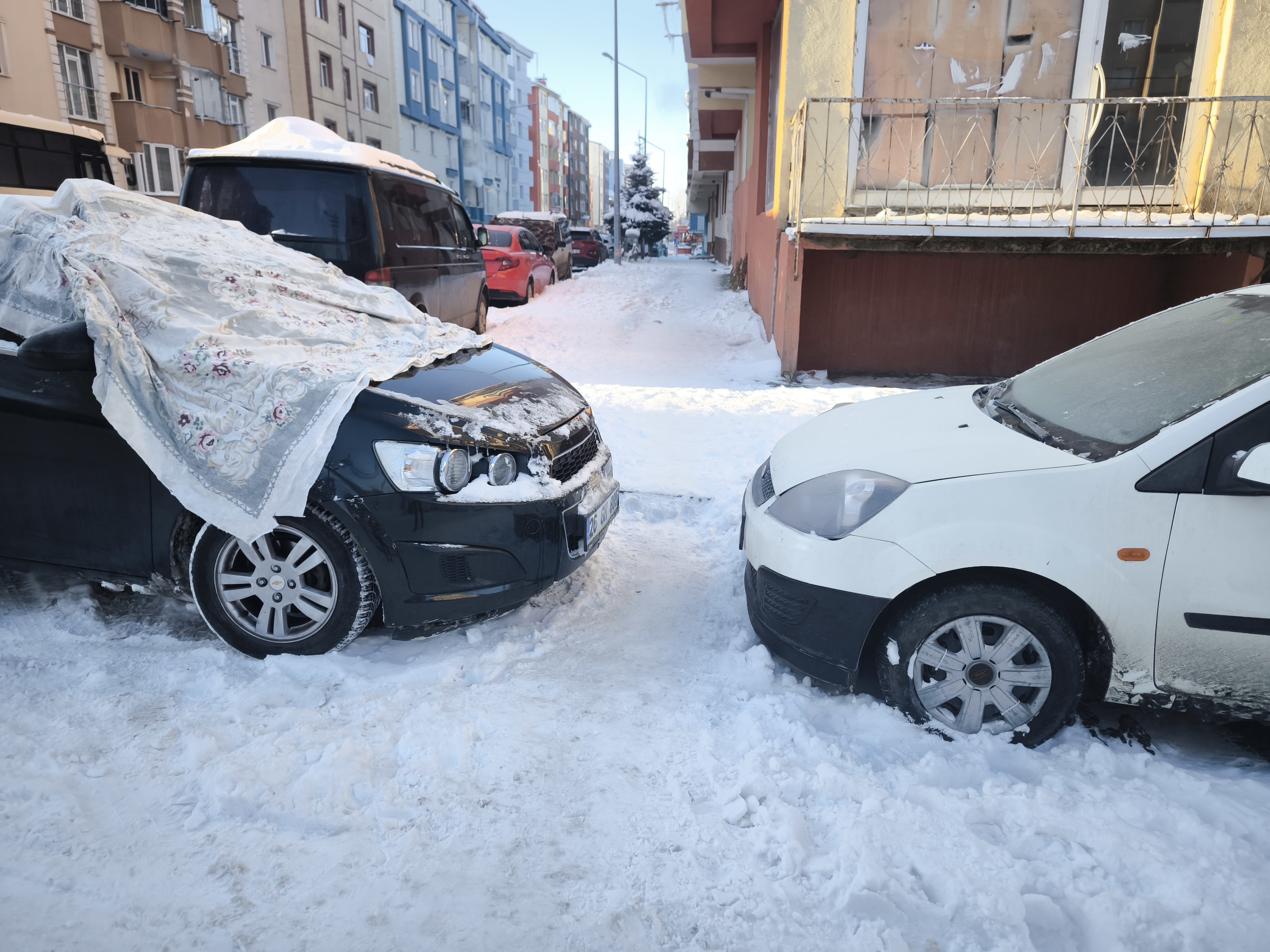 Kars buz tuttu: Termometreler eksi 30’u gösterdi