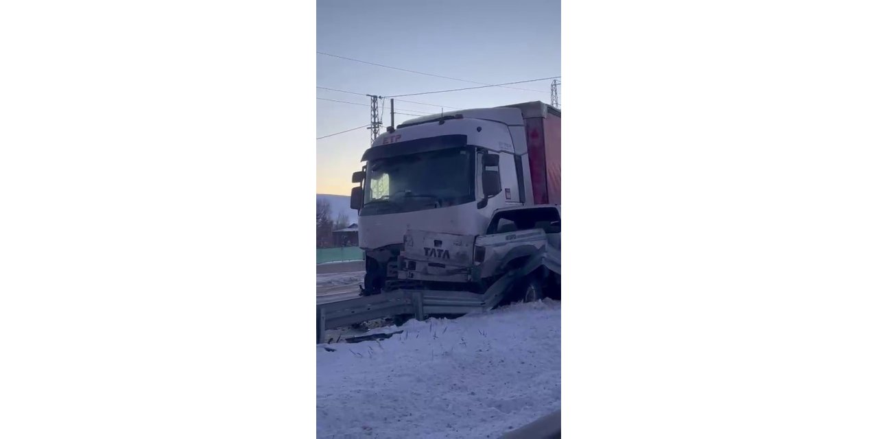 Erzurum’da yollardaki buzlanma trafik kazalarına neden oldu