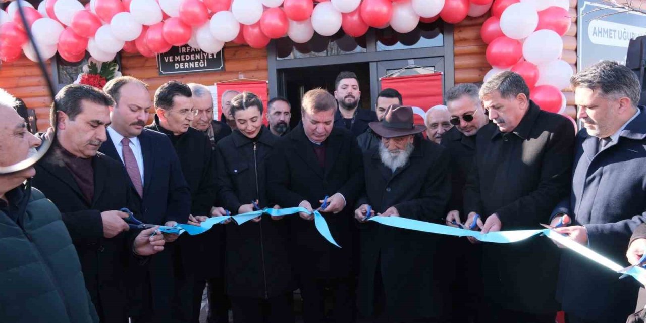 Ahmet Uğurlu Dede Zakirlik ve İrfan Ocağı Erzincan’da açıldı