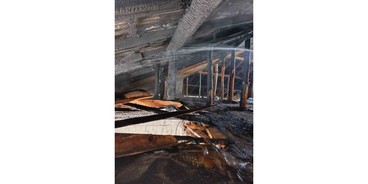 Van’da çatı yangını