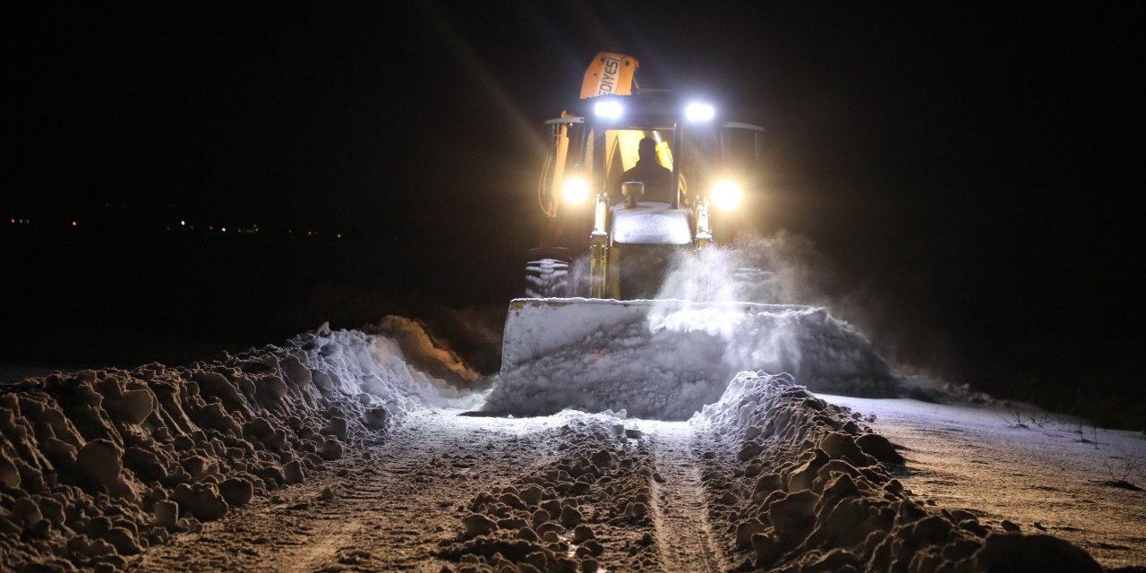Van’da kardan dolayı kapanan 625 yoldan 469’u açıldı