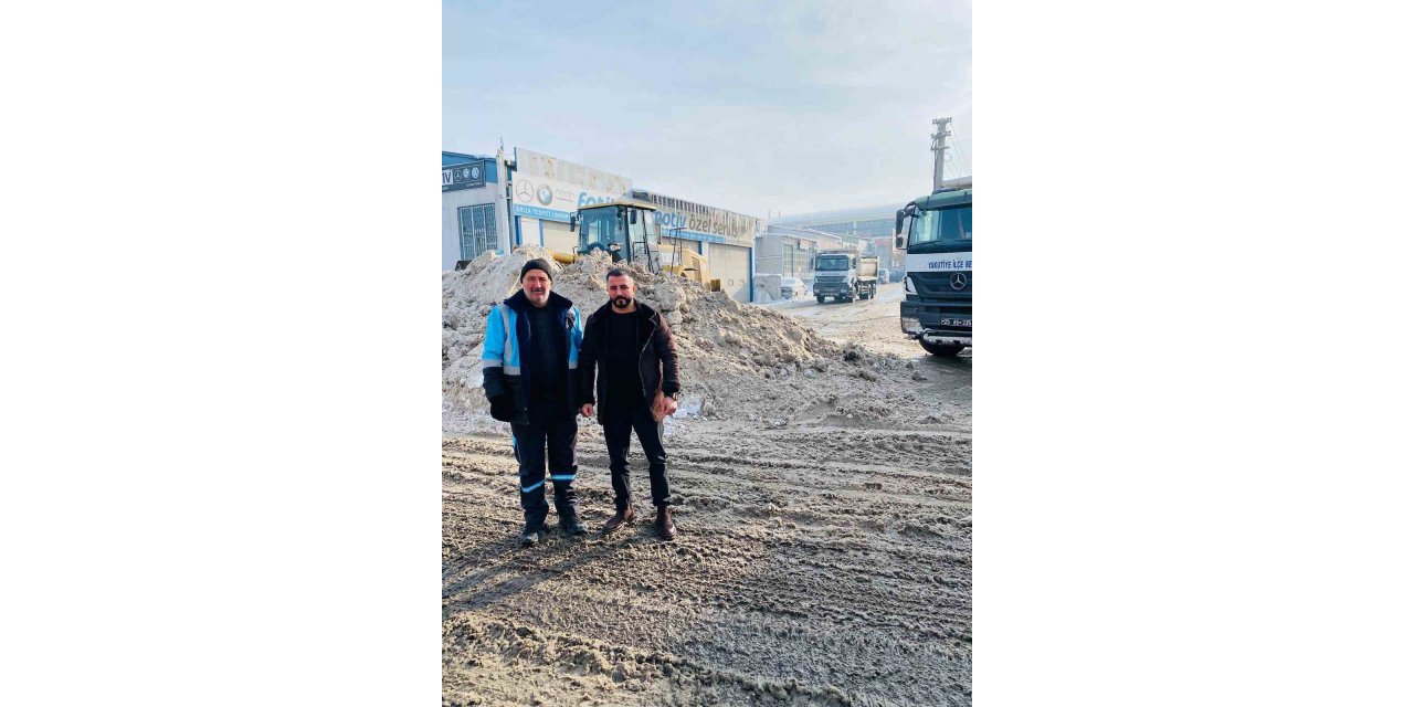 Emre Akdoğan sahada, esnaf rahatta: Sanayide kar engeli aşıldı