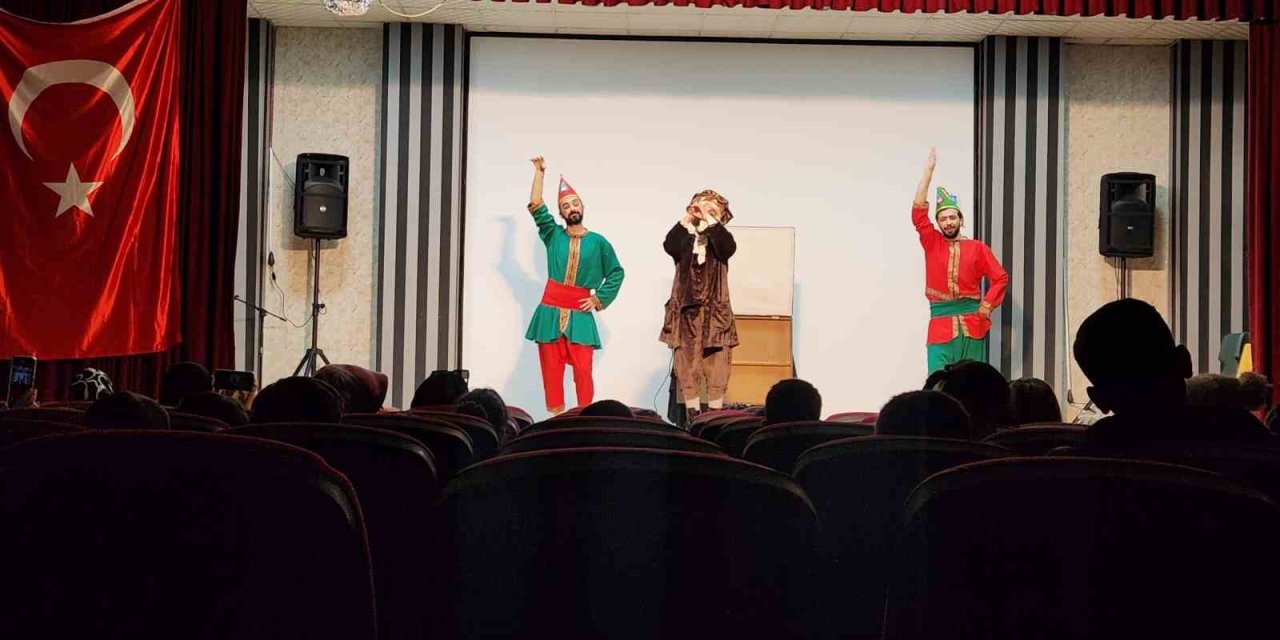 Bingöl’de Karagöz ile bilim sahneye taşındı