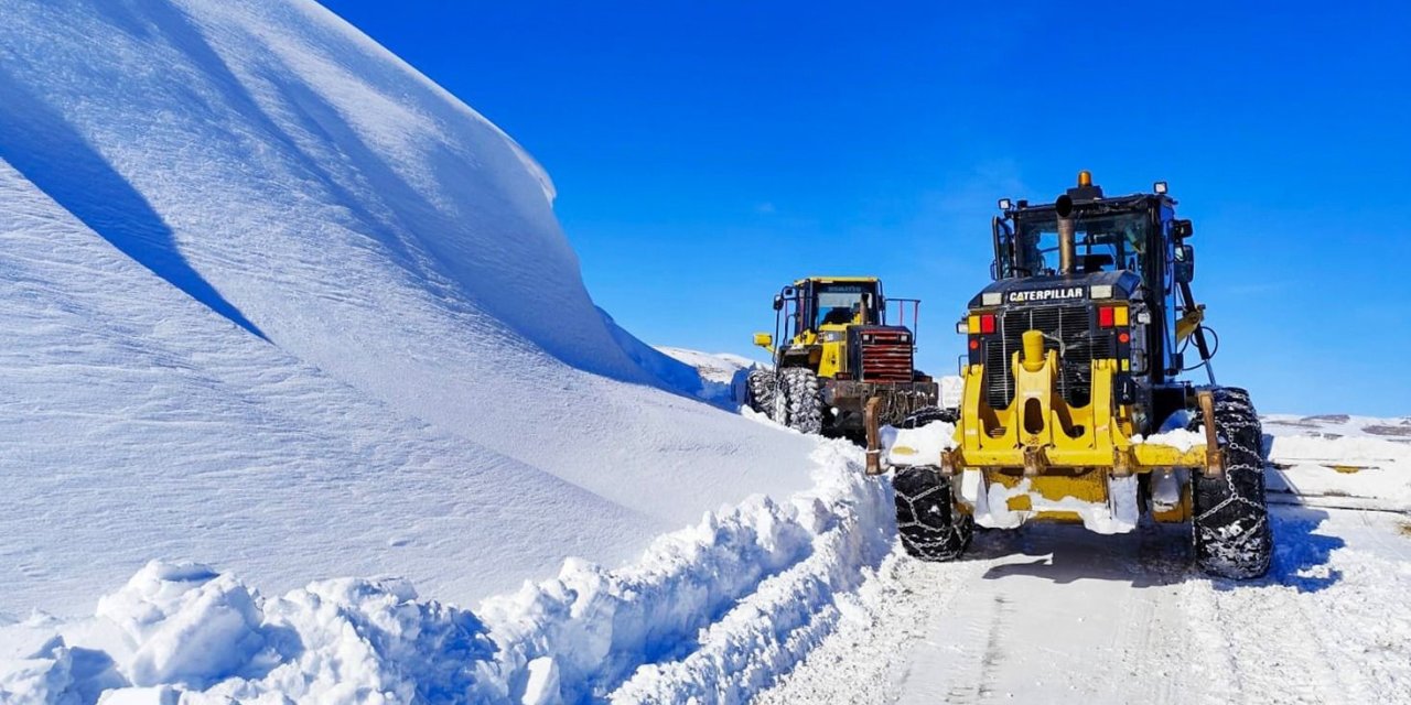 Van’da kardan dolayı kapanan 625 yoldan 586’sı açıldı
