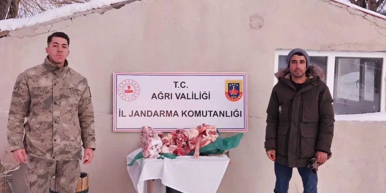 Diyadin’de uygunsuz şartlarda taşınan etlere el konuldu