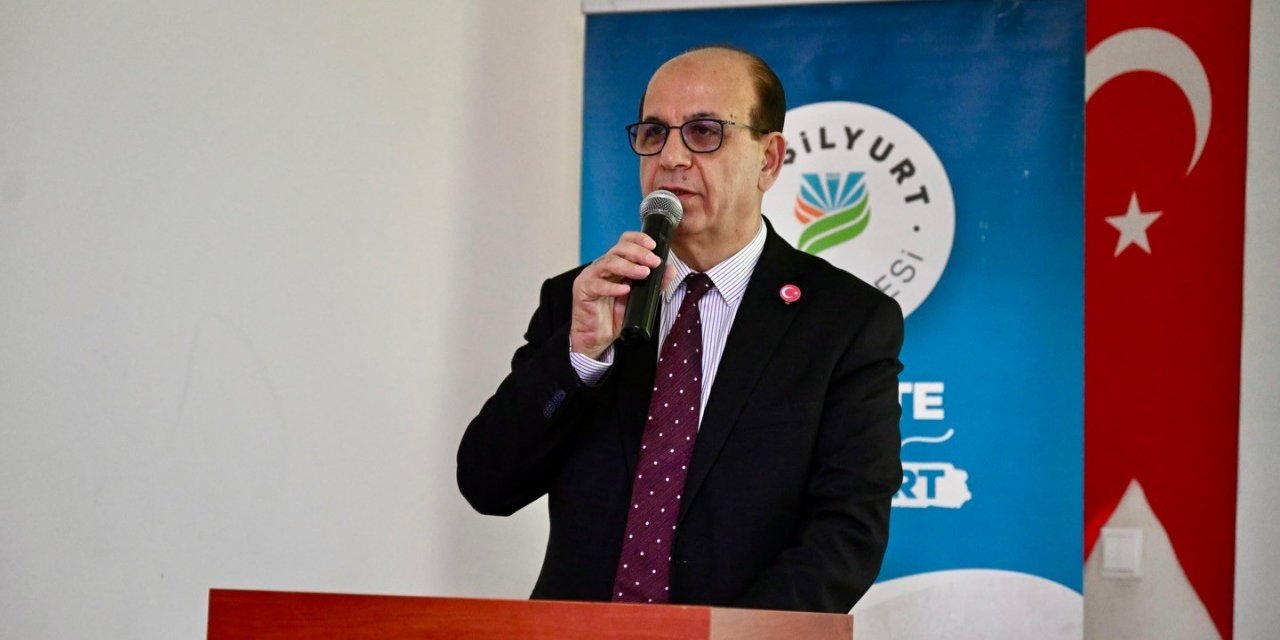 Yeşilyurt Belediyesi’nden öğrencilere TYT-AYT kaynak kitap desteği