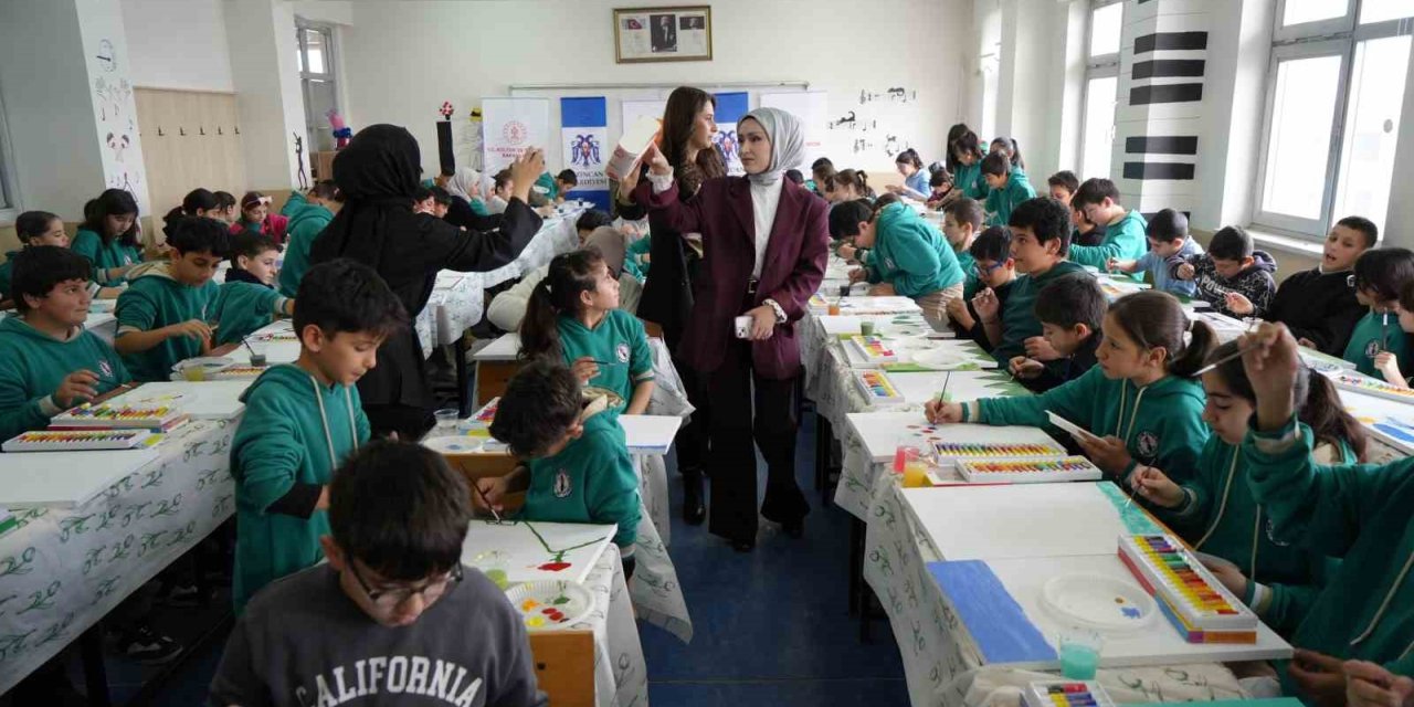 Tuval başında umut: Erzincanlı çocuklar sanatla buluştu