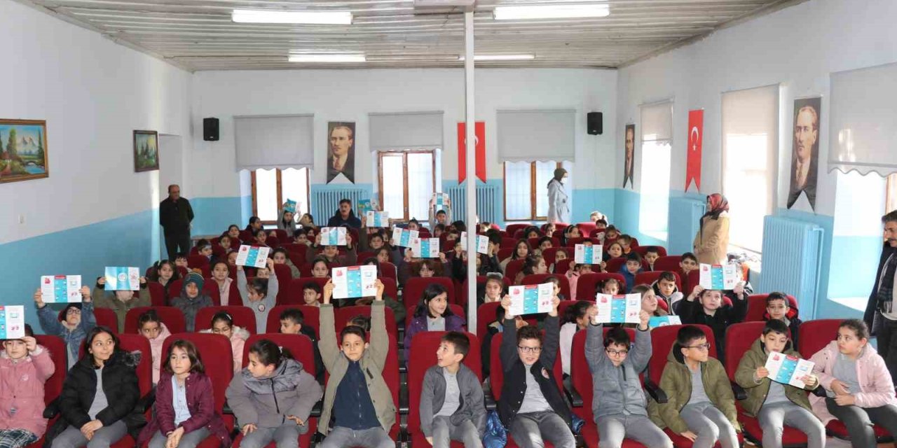 Oltu’da öğrencilere verem bilgilendirmesi