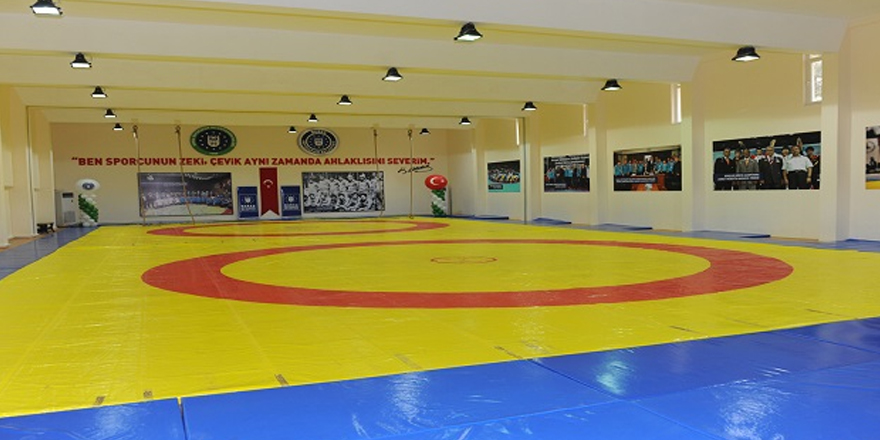Kars'ta ücretsiz Güreş Yaz Spor Okulu başlıyor