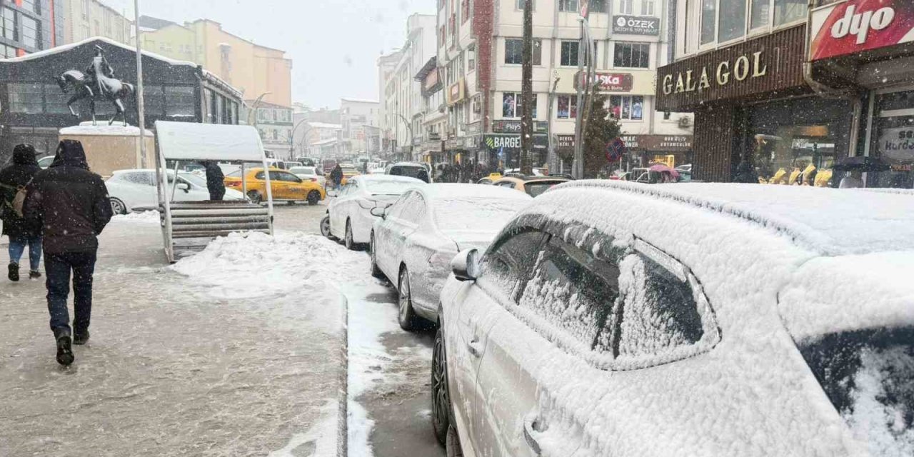 Hakkari’de kar yağışı