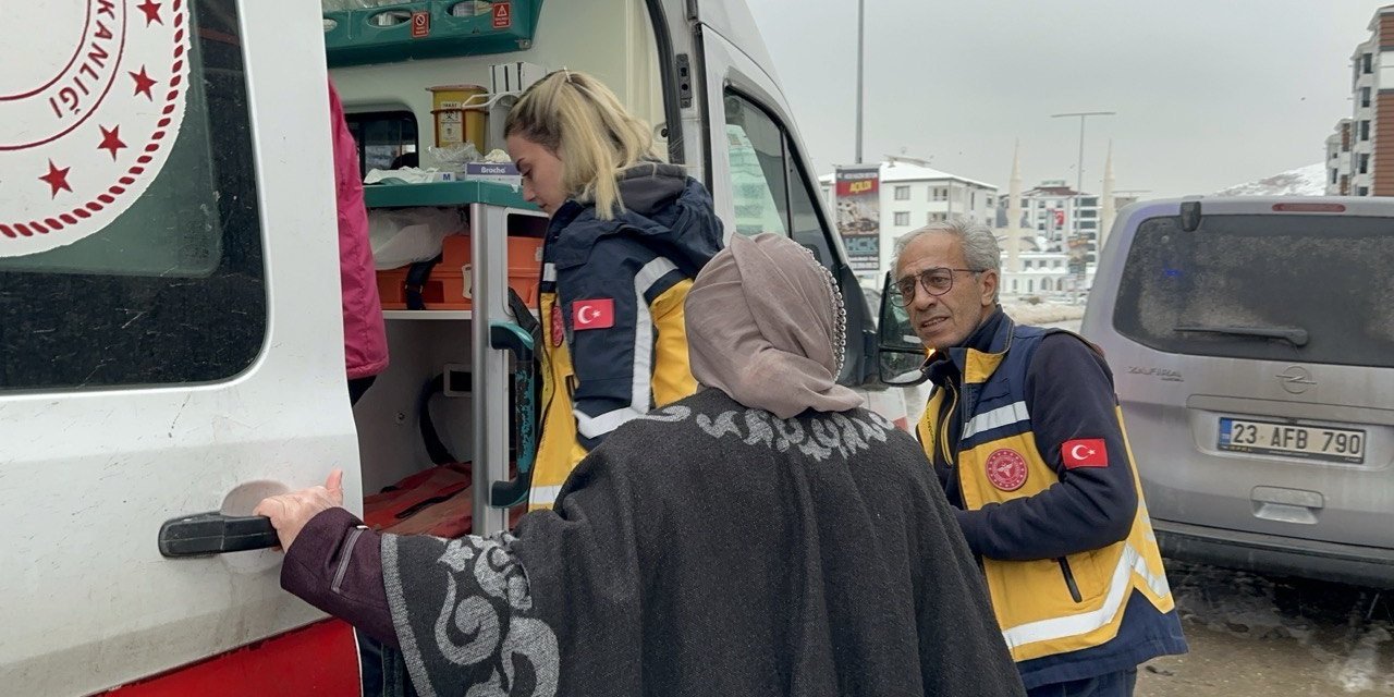 Elazığ’da sitede doğal gaz zehirlenmesi: 1’i çocuk 6 kişi hastaneye kaldırıldı