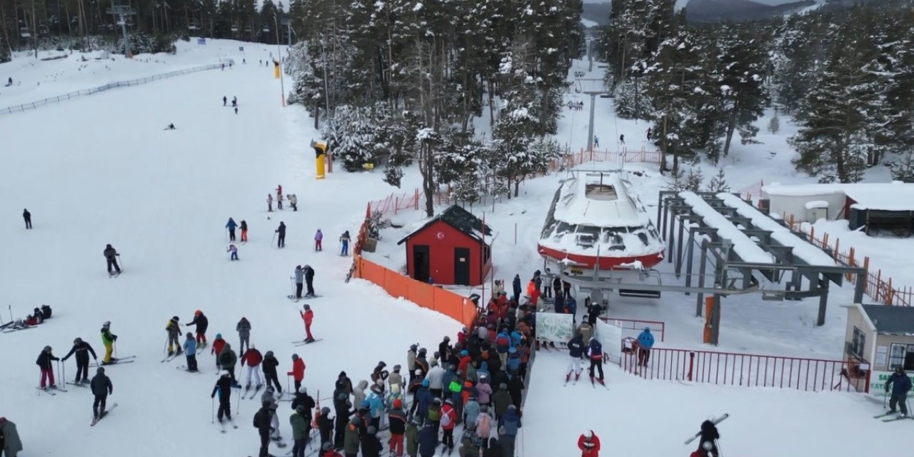 Sarıkamış’ta "Kristal" heyecan: Kayak sezonu zirve yapıyor