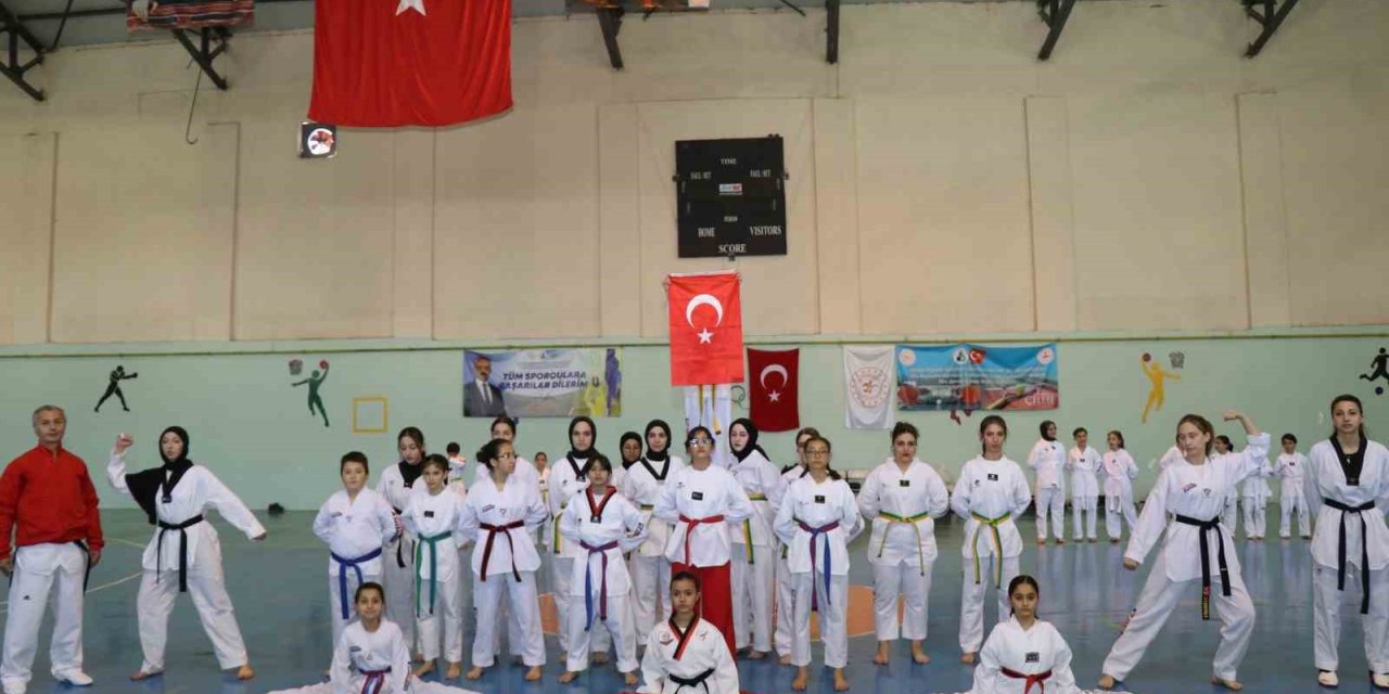 Oltu’da taekwondo kuşak sınavı heyecanı