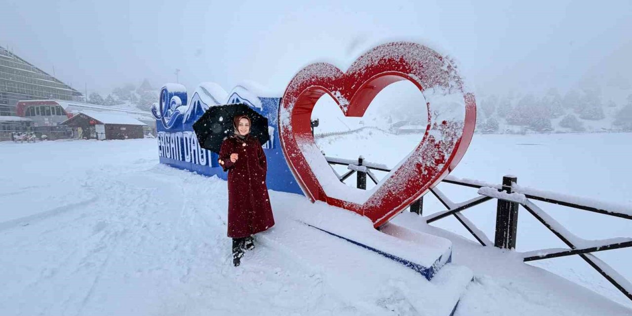 Ergan Dağı’nda kar kartpostallık manzara oluşturdu