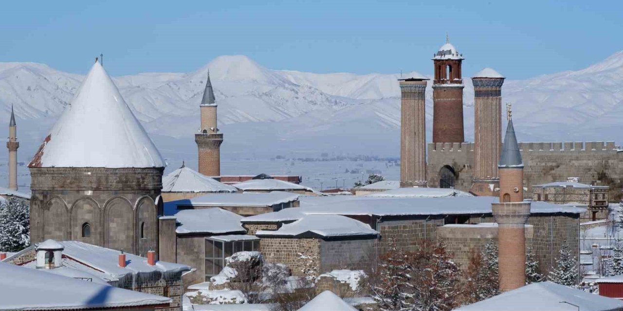 Erzurum merkezde okullara kar tatili