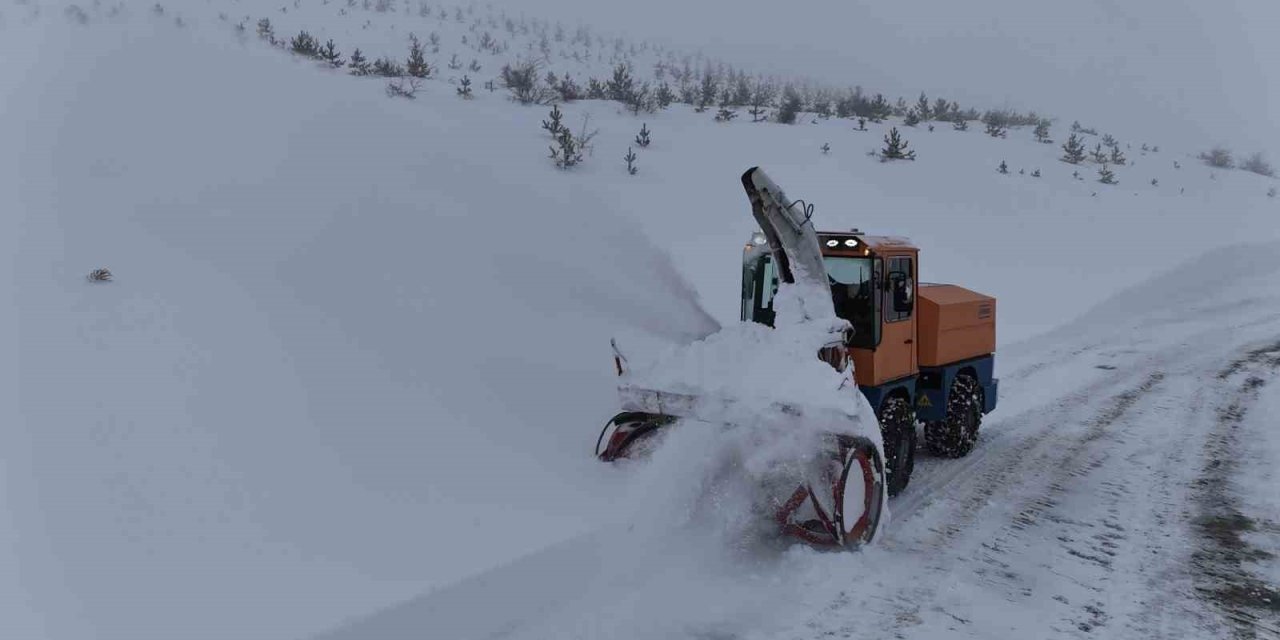 Elazığ’da 113  köy yolunda çalışmalar sürüyor