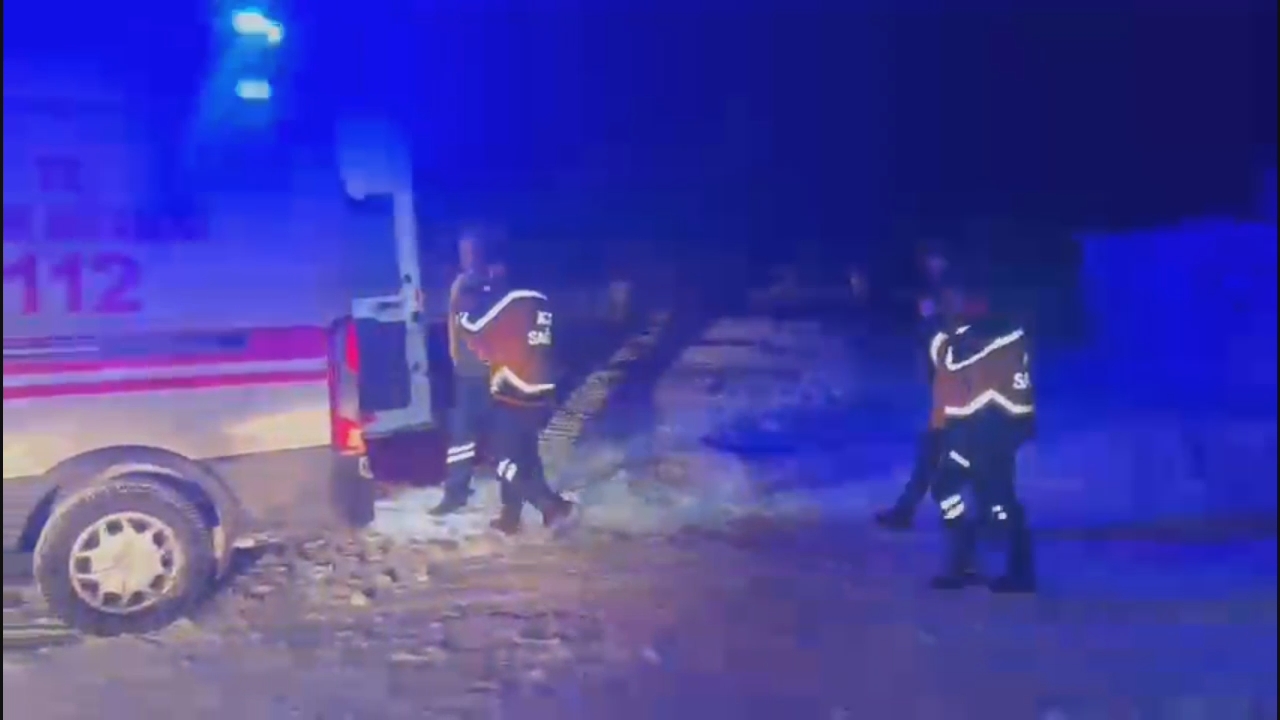 Kars'ta 15 aylık Berçemsu bebek için zamanla yarıştı