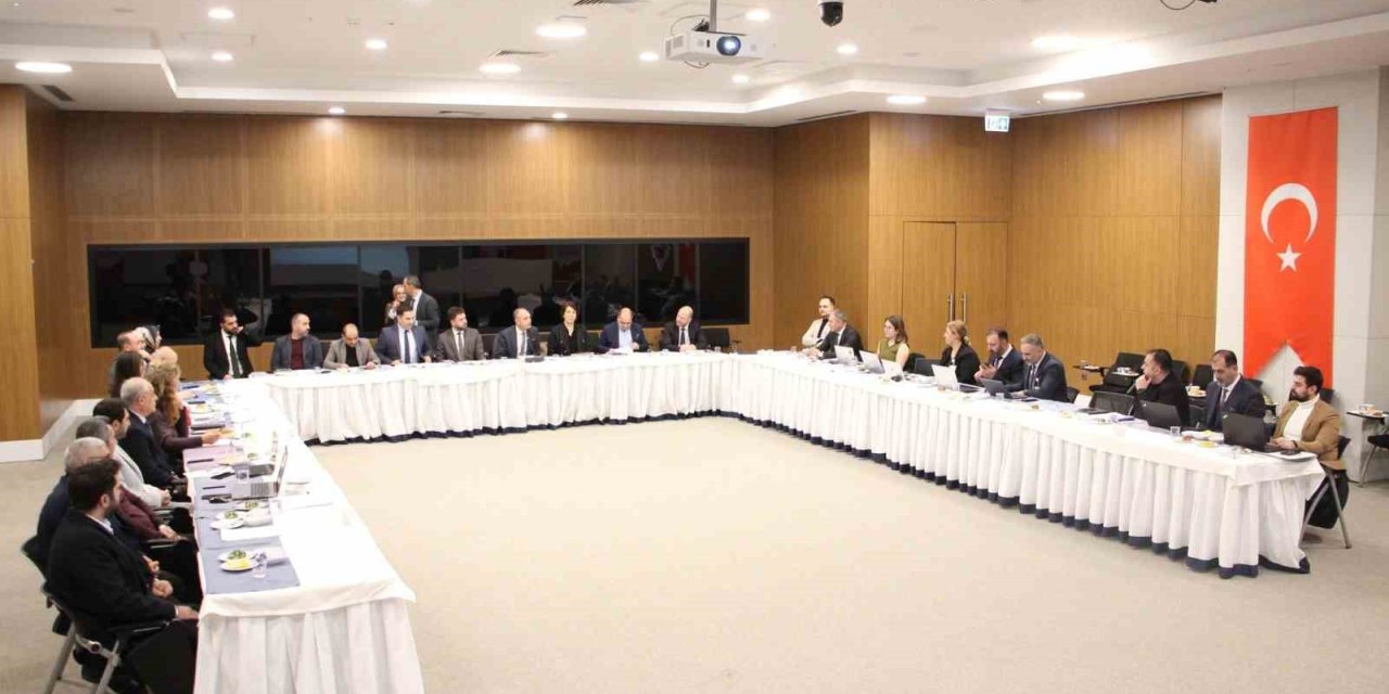 Fethi Sekin Şehir Hastanesi’ndeki hizmetler değerlendirildi