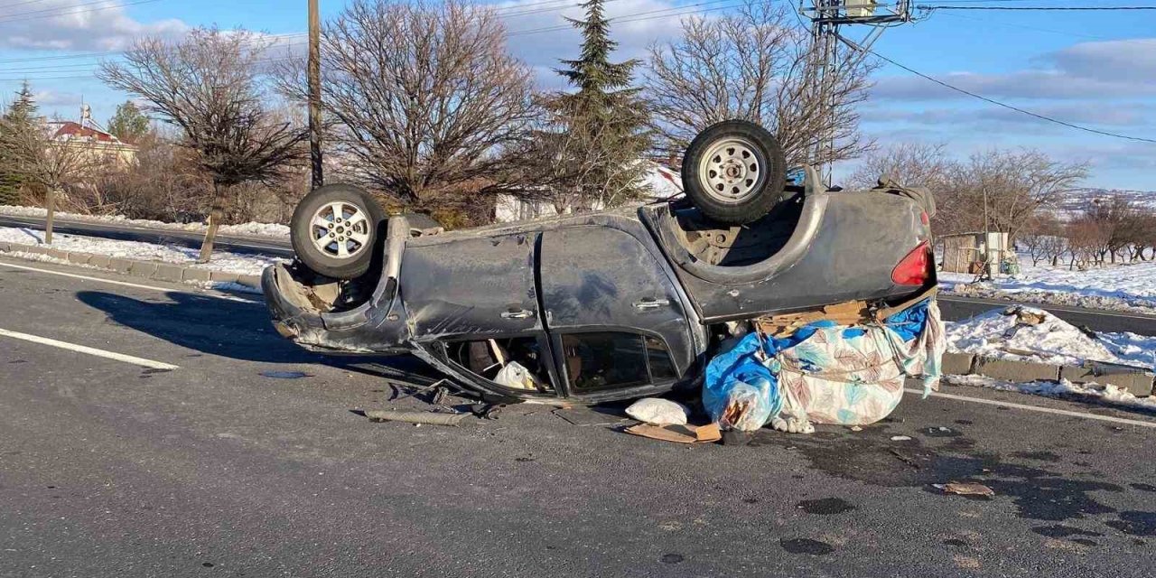 Elazığ’da pikap takla attı: 3 yaralı
