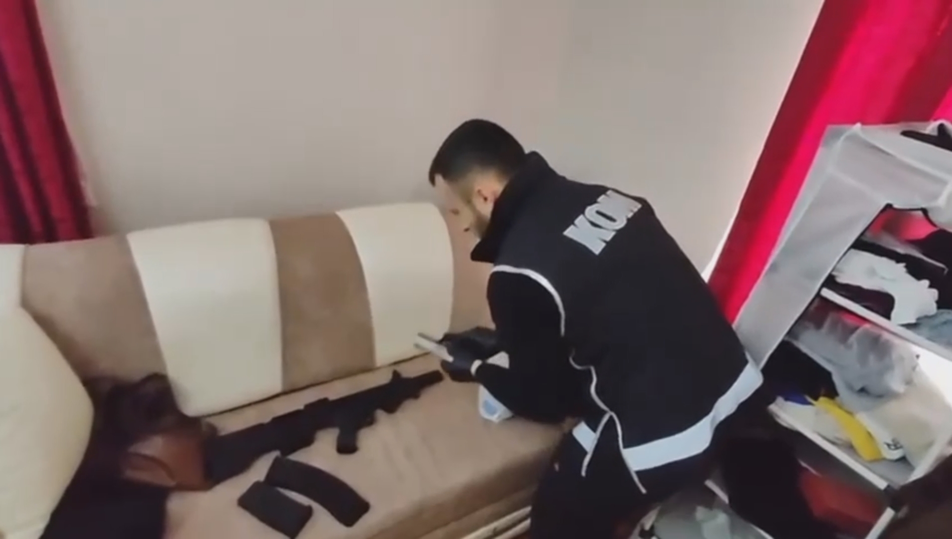 Sosyal medyada paylaştılar, operasyonla yakalandılar!