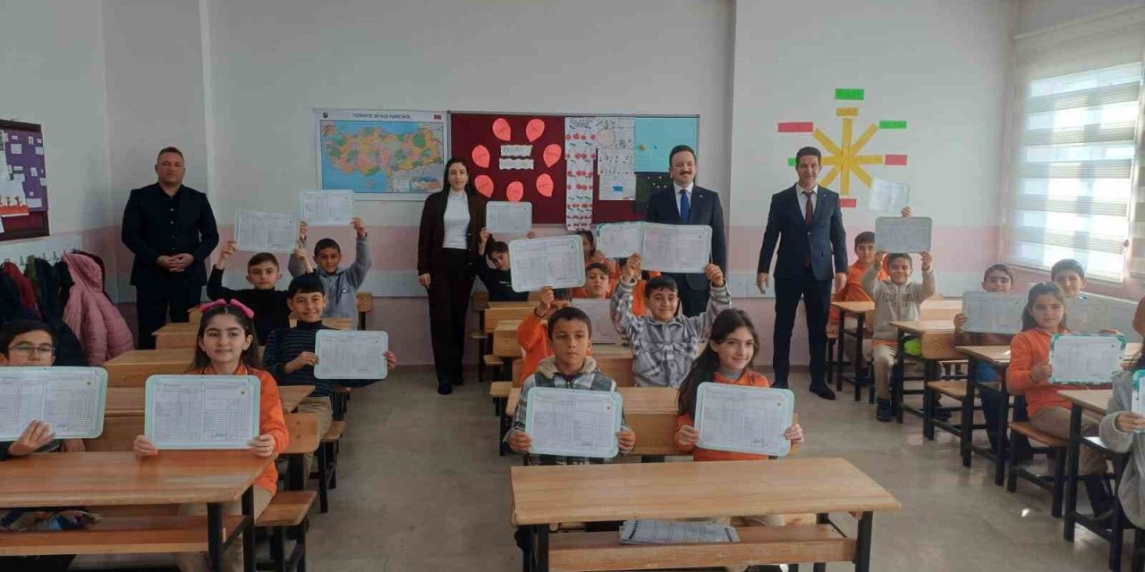 Malazgirt’te 10 bin 200 öğrenci karne sevinci yaşadı