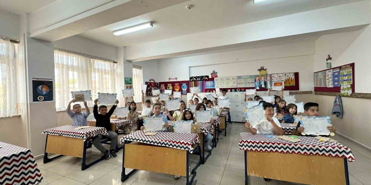 Yarıyıl tatili karne sevinciyle başladı