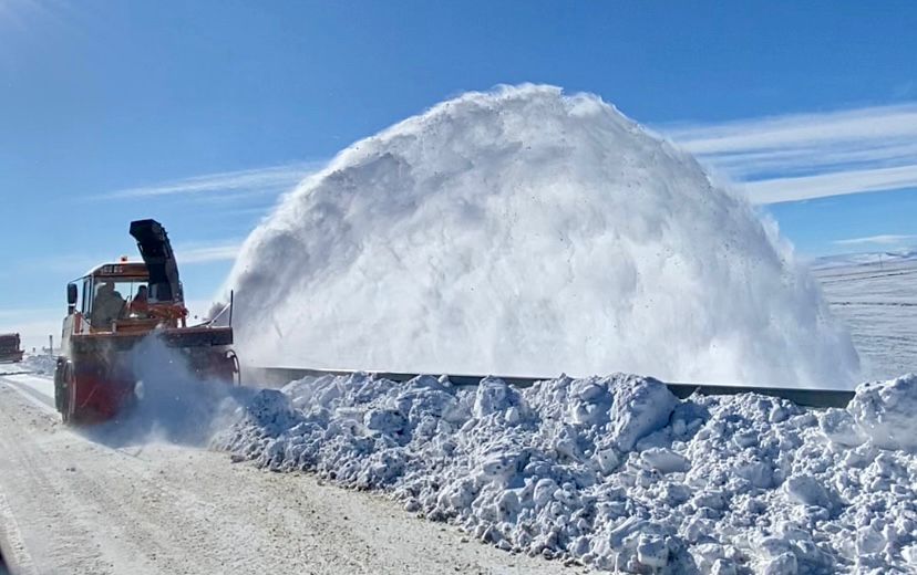 Arpaçay yolunda kar temizleme çalışmaları aralıksız sürüyor