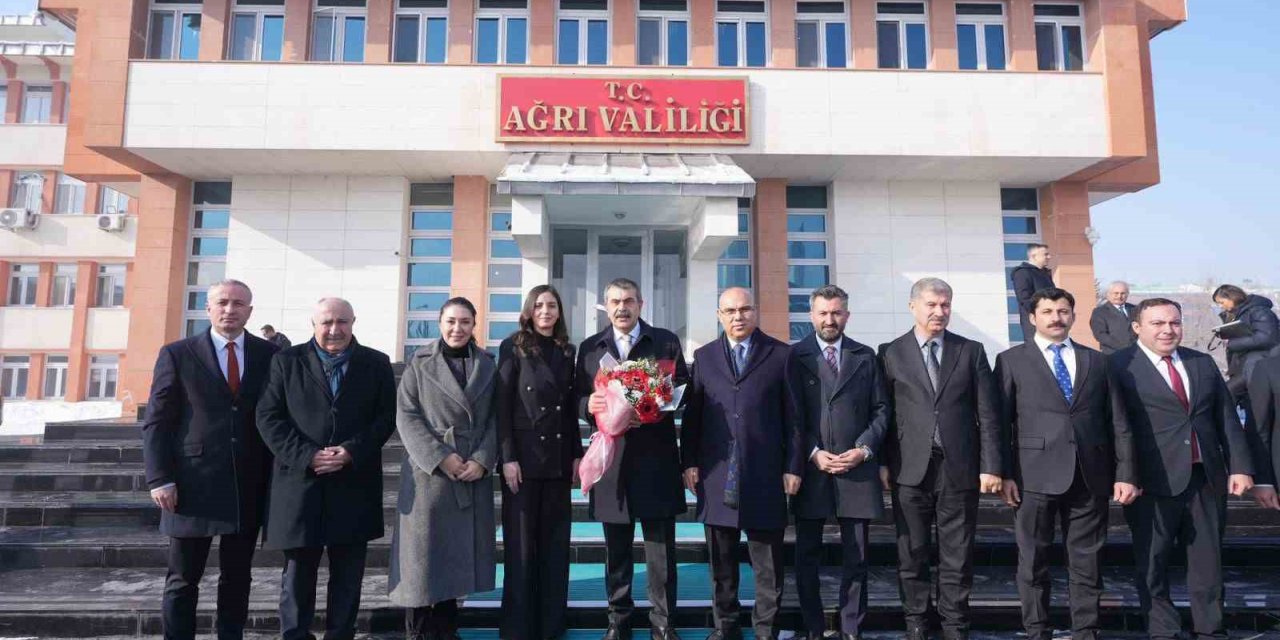 Bakan Tekin: "İlk defa ortaöğretim kurumlarına kayıt yaptıran öğrencilerimizde mesleki ve teknik eğitimin oranı yüzde 43’e çıktı"