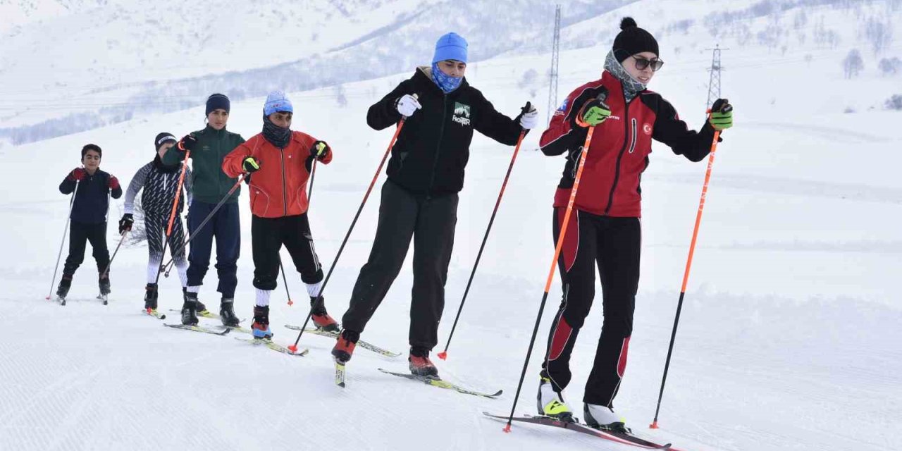 Kar ve ayaz altında şampiyonluk mesaisi