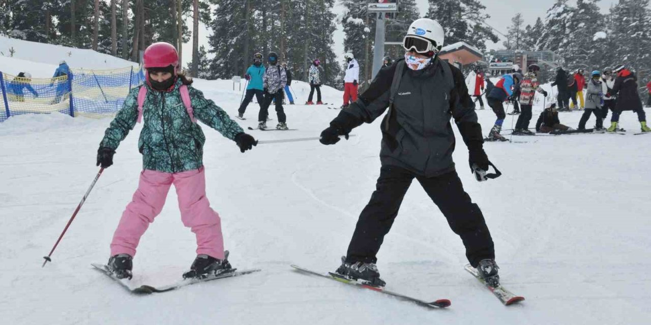 Sarıkamış’ta sömestr heyecanı: Kristal kar üzerinde doluluk yüzde 100’e ulaştı