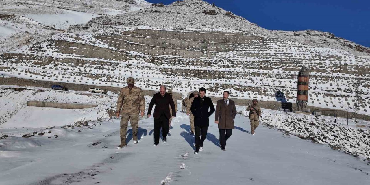 Tuzluca Kaymakamı Yılmaz, Ünlendi Barajı inşaatına incelemelerde bulundu