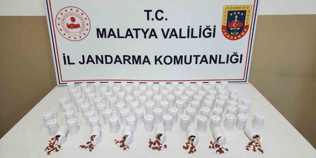 Malatya’da 5 bin 561 adet sentetik ecza hap ele geçirildi