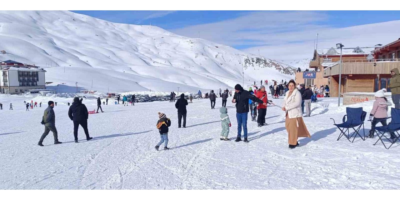 Soğuk hava kayak keyfini gölgede bıraktı