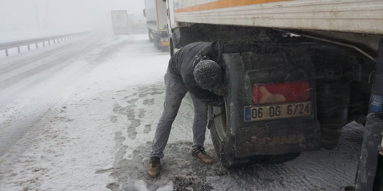 Erzincan’da kar ve tipi ulaşımı olumsuz etkiledi