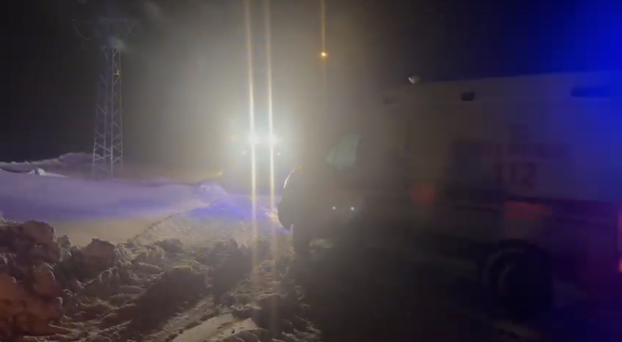 Kars’ta 90 yaşındaki hasta için ekipler seferber oldu