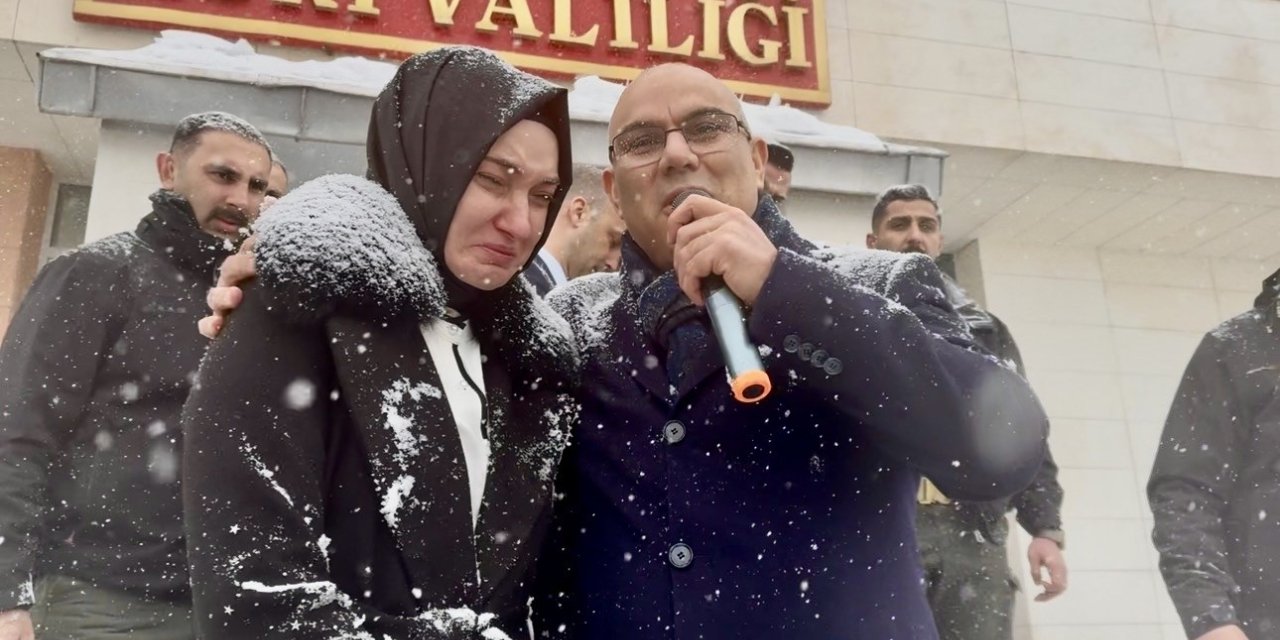 Kar ve fırtınaya rağmen vefa: Ağrı, Vali Koç’u gözyaşlarıyla uğurladı
