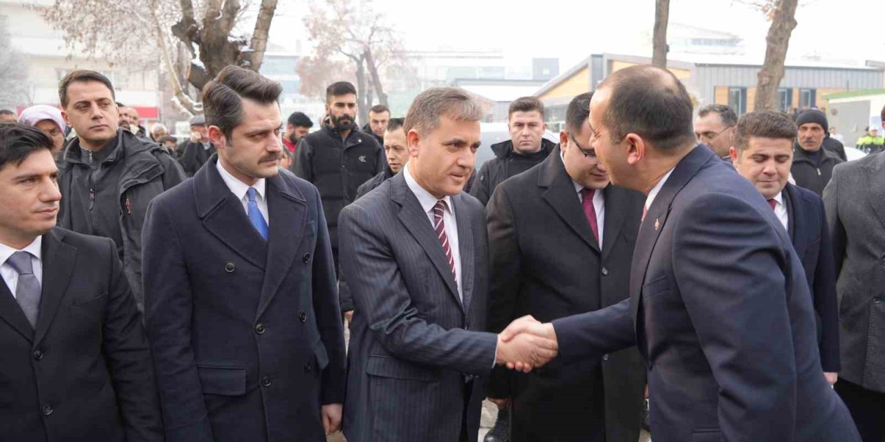 Vali Taşolar, görevine başladı