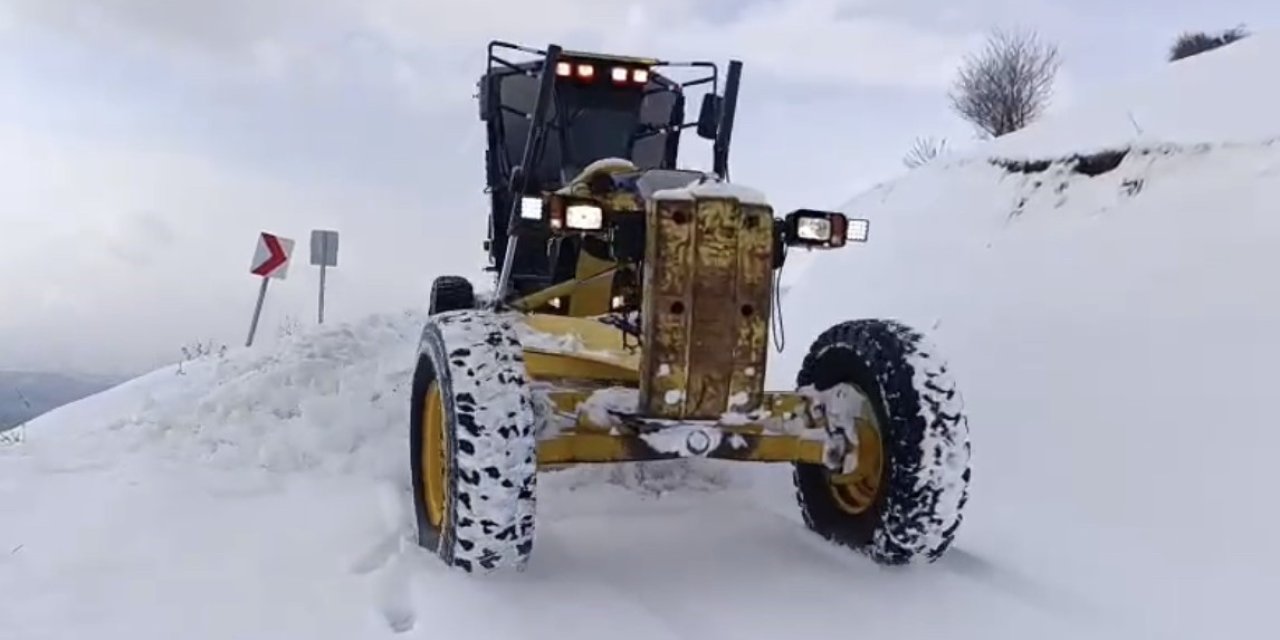 Elazığ’da kapalı 310 köy yolunda çalışmalar sürüyor