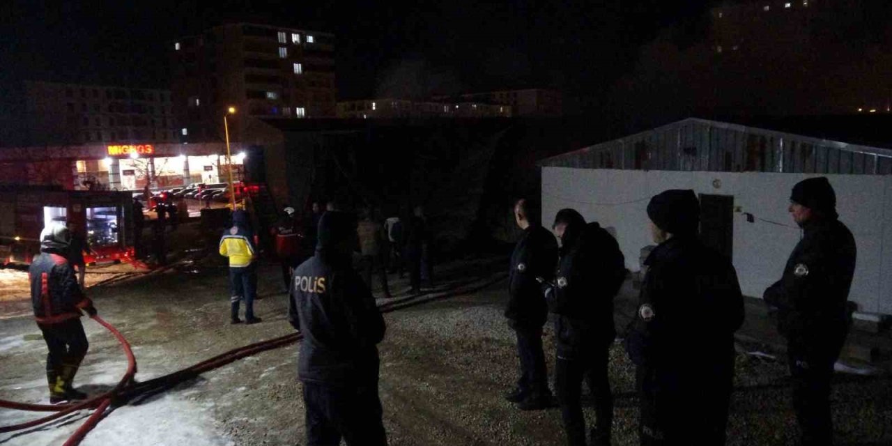 Malatya’da şantiyede korkutan yangın