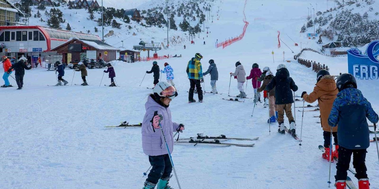 "Kayak Bilmeyen Kalmasın" projesi devam ediyor