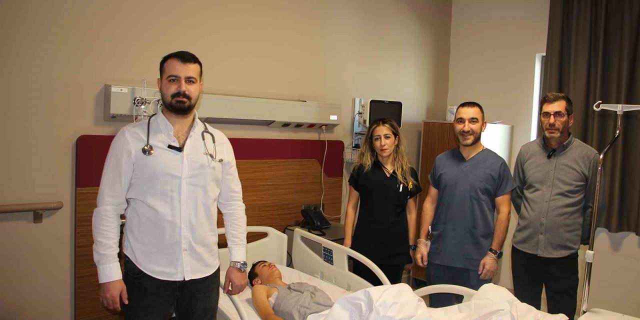Elazığ’da 14 yaşındaki çocuk, ‘Kunduracı göğsü’ hastalığından kurtuldu