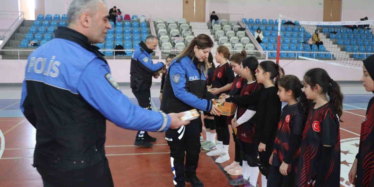 Erzurum polisinden çocuklara yönelik örnek projeler