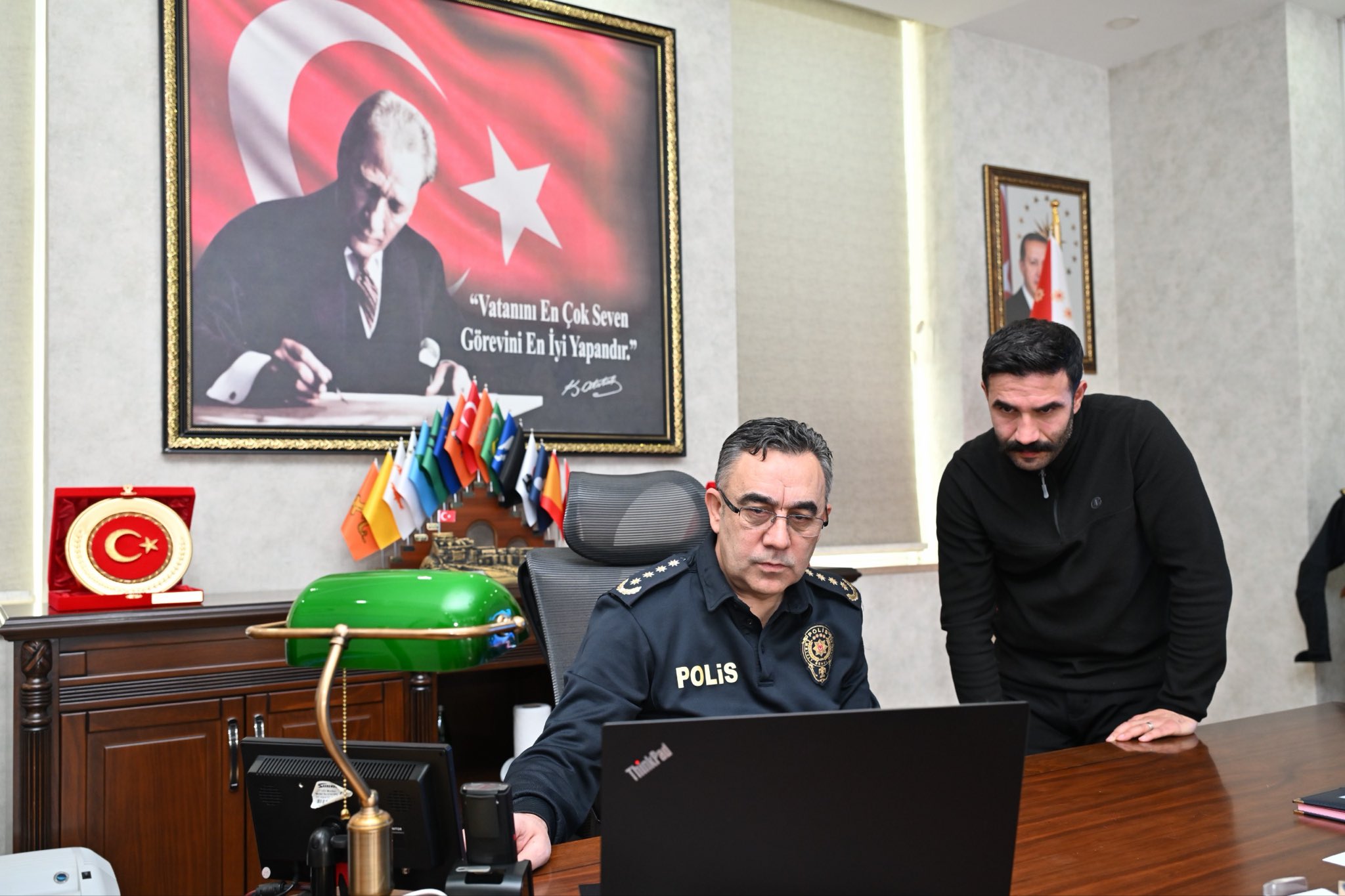 Kars İl Emniyet Müdürü Tombul, AA'nın "Yılın Kareleri" oylamasına katıldı