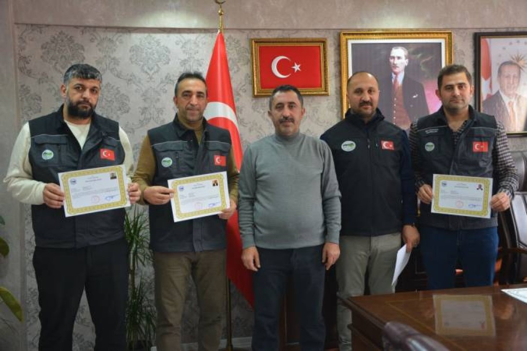 Kars'ın Kahramanları: İl Özel İdare Personeline Başarı Belgesi Yağmuru