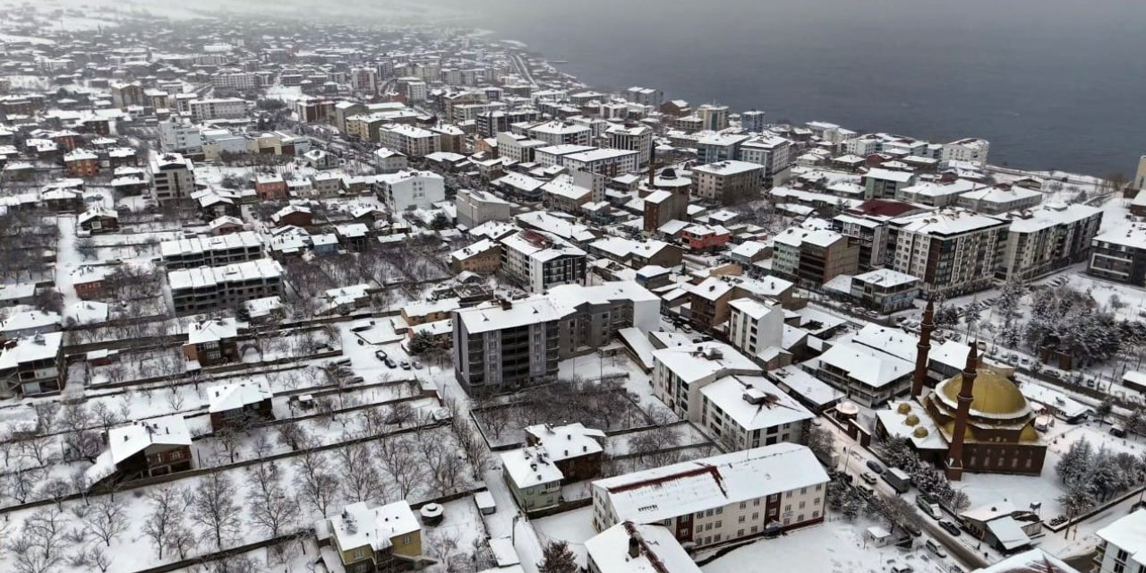 ‘Sakin şehir’ Ahlat’ın kış manzarası kamerada
