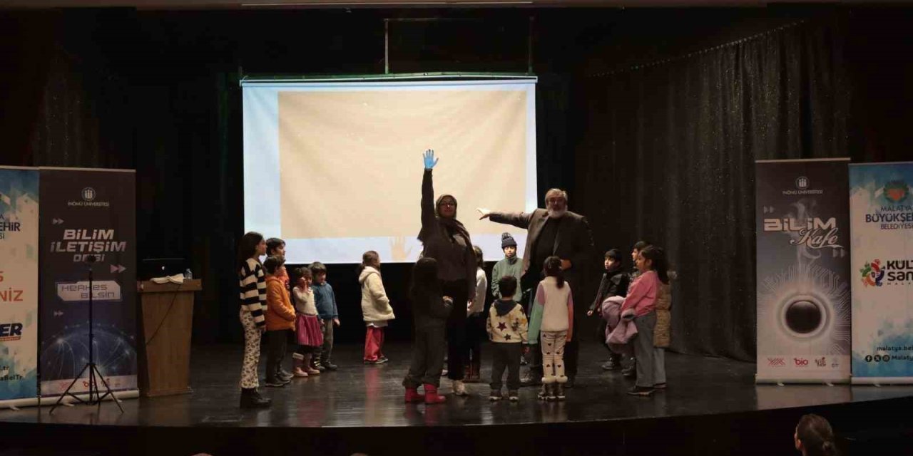 İnönü Üniversitesi’nden üç kuşağı bir araya getiren bilim kafe etkinliği