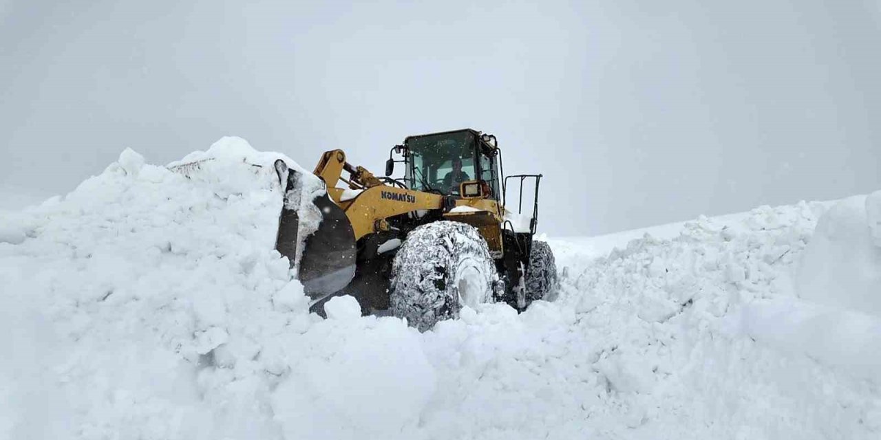 Bingöl’de 56 köy yolunda çalışmalar sürüyor