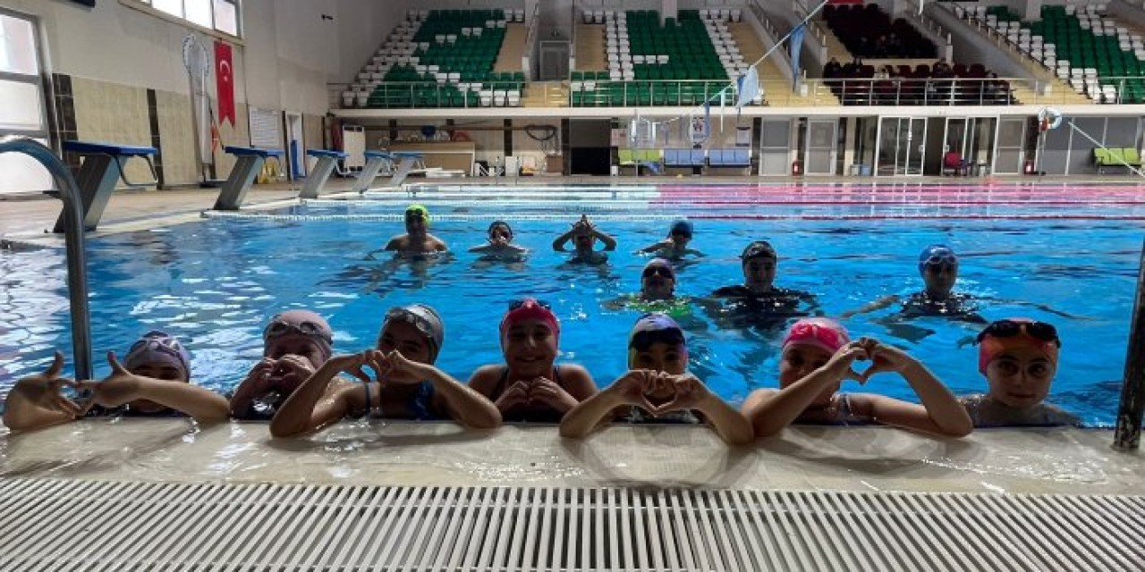 Yüzme havuzuna yoğun ilgi