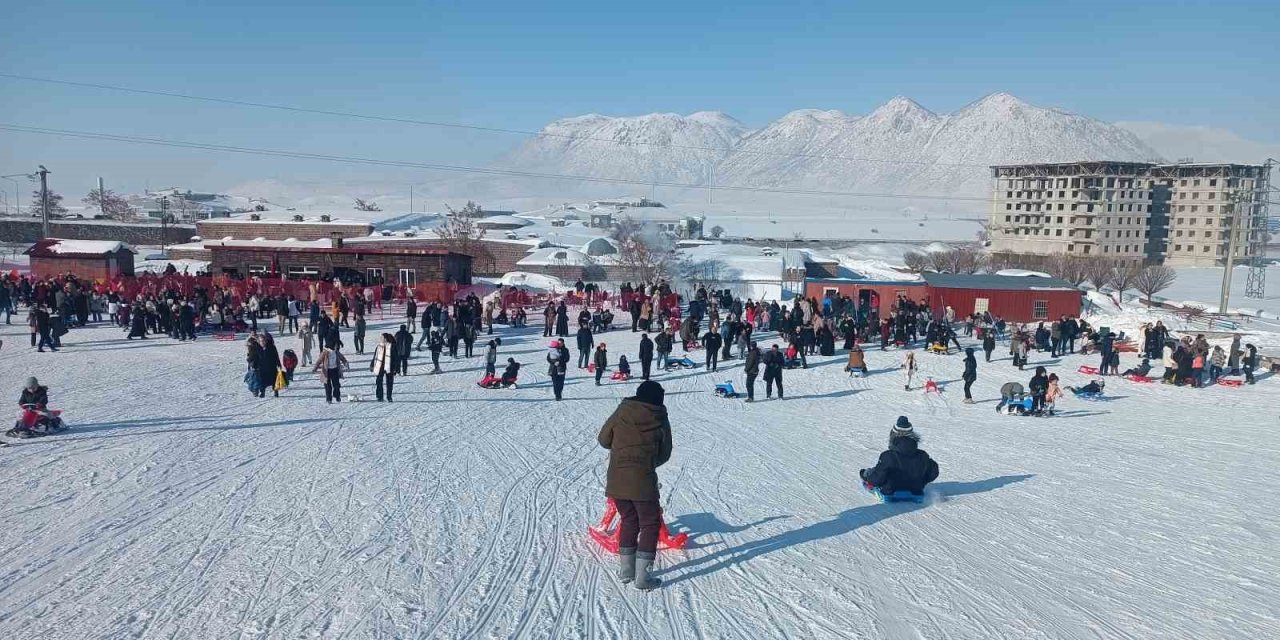 Bitlis’te kayak merkezine yoğun ilgi