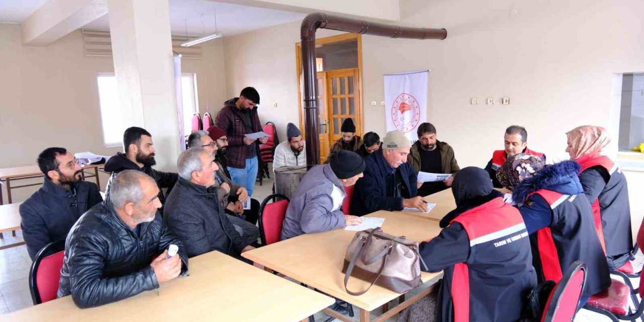 İl Tarım ve Orman Müdürlüğü köylerde çiftçilerle buluşuyor